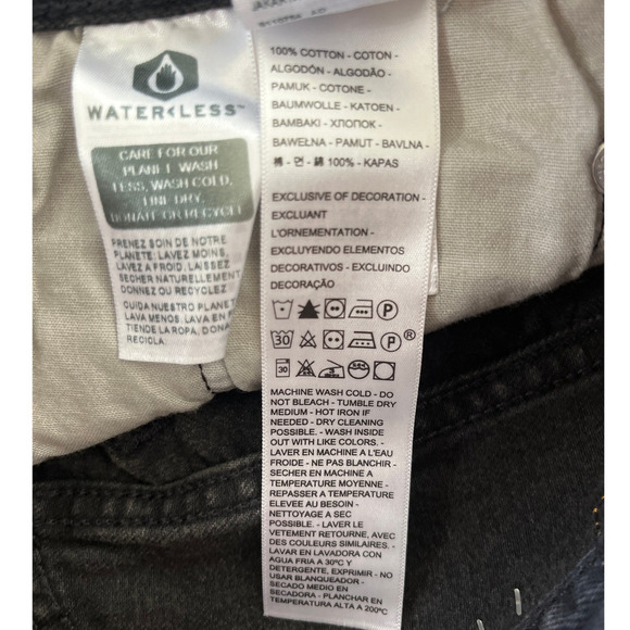 Levi’s 501 Womens Button Fly High Rise Denim Shorts Size 30 Black Raw Hem NEW - Picture 4 of 5